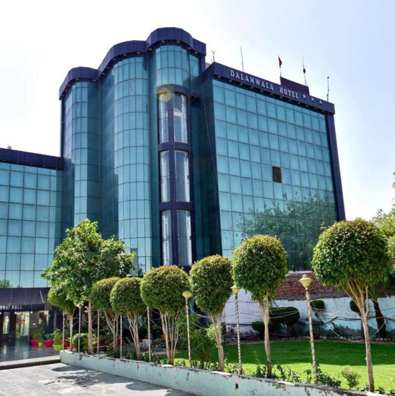 Dalamwala Hotel Jind Екстериор снимка